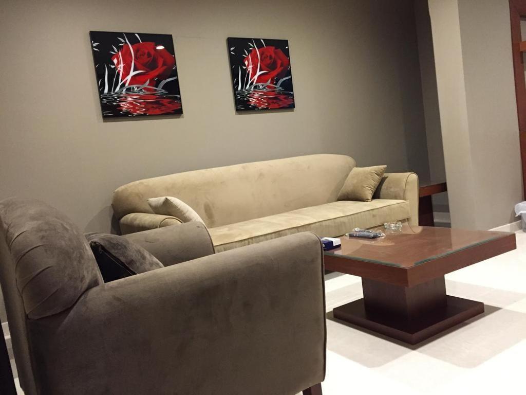 Ashbonh Hotel Suites リヤード エクステリア 写真
